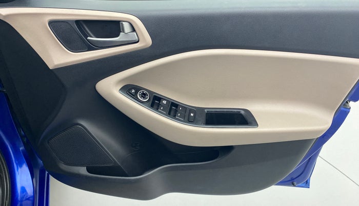 2016 Hyundai Elite i20 SPORTZ 1.2, Petrol, Manual, 81,606 km, Driver Side Door Panels Control