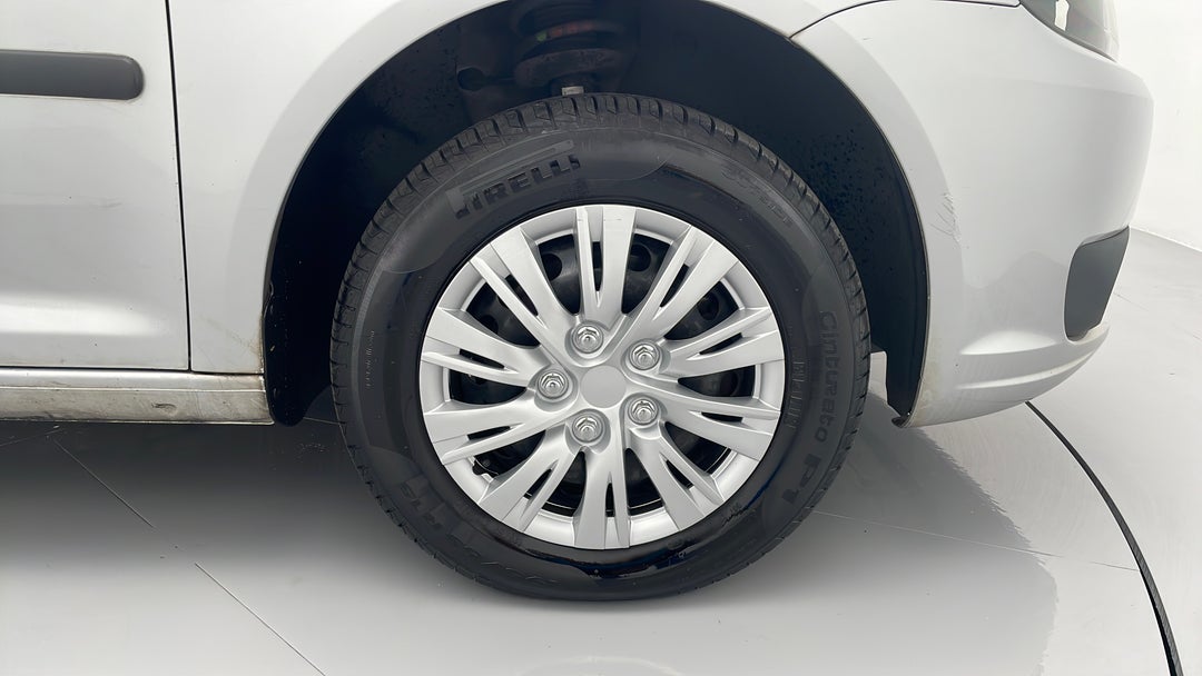 2015 Volkswagen Caddy Tdi250 Trendline, Automatic, 121203 km, Right Front Wheel