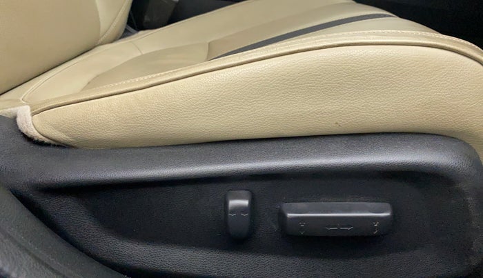 2019 Honda Civic ZX CVT PETROL, Petrol, Automatic, 24,980 km, Driver Side Adjustment Panel