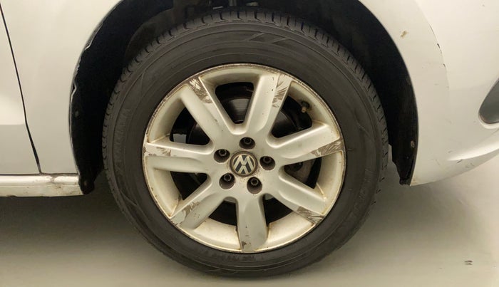 2011 Volkswagen Vento HIGHLINE 1.6 MPI, Petrol, Manual, 75,802 km, Right Front Wheel