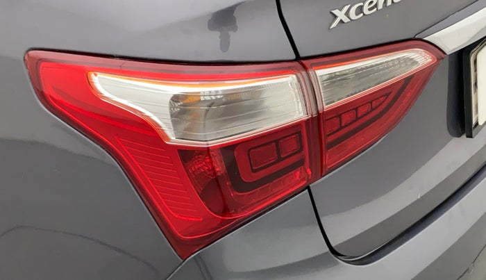2017 Hyundai Xcent SX 1.2, CNG, Manual, 66,650 km, Left tail light - Minor damage