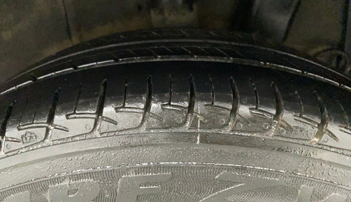 2017 Hyundai Xcent SX 1.2, CNG, Manual, 66,650 km, Left Rear Tyre Tread