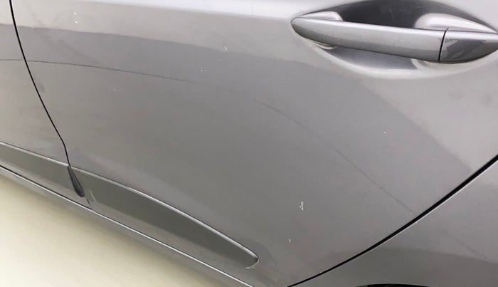 2017 Hyundai Xcent SX 1.2, CNG, Manual, 66,650 km, Rear left door - Slightly dented