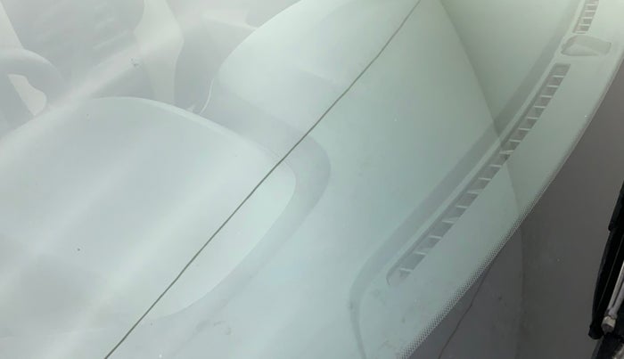 2017 Hyundai Xcent SX 1.2, CNG, Manual, 66,650 km, Front windshield - Minor spot on windshield