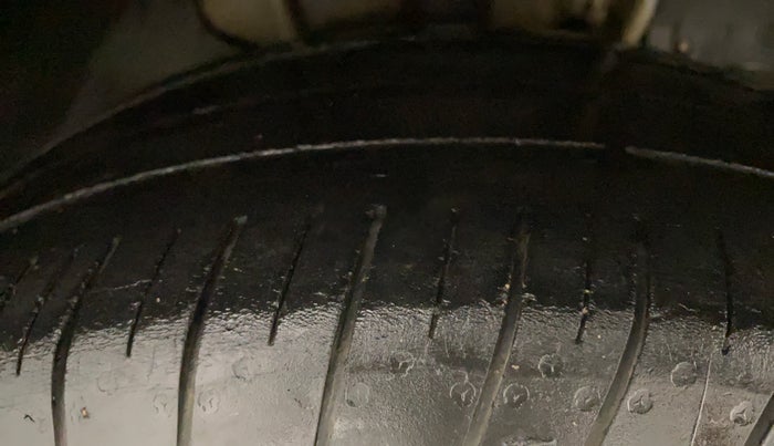 2018 Tata Tiago XT 1.2 REVOTRON, Petrol, Manual, 42,566 km, Right Front Tyre Tread