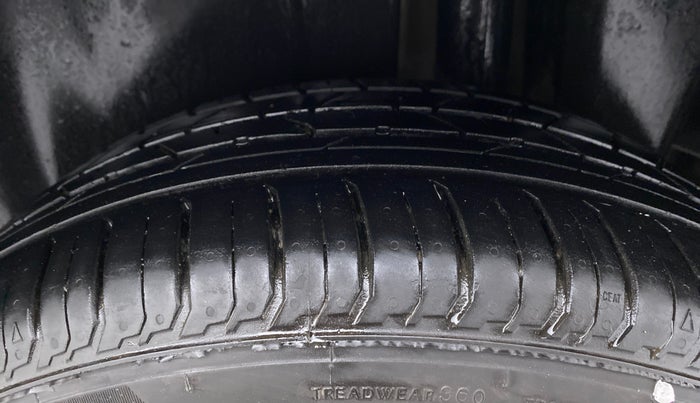 2019 Maruti Ciaz ALPHA 1.5 AT SHVS, Petrol, Automatic, 50,335 km, Left Rear Tyre Tread