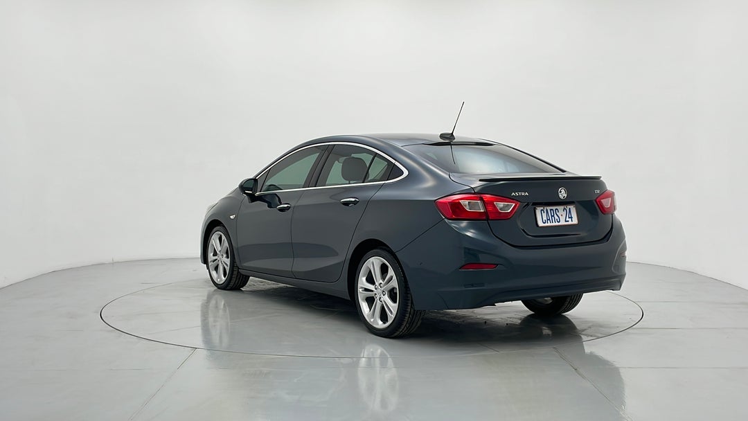 Left Back Diagonal (45- Degree) View