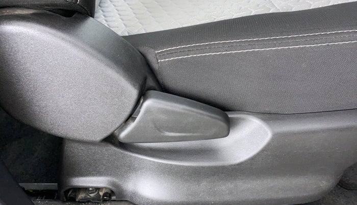 2021 Datsun Redi Go T (O), Petrol, Manual, 13,156 km, Driver Side Adjustment Panel