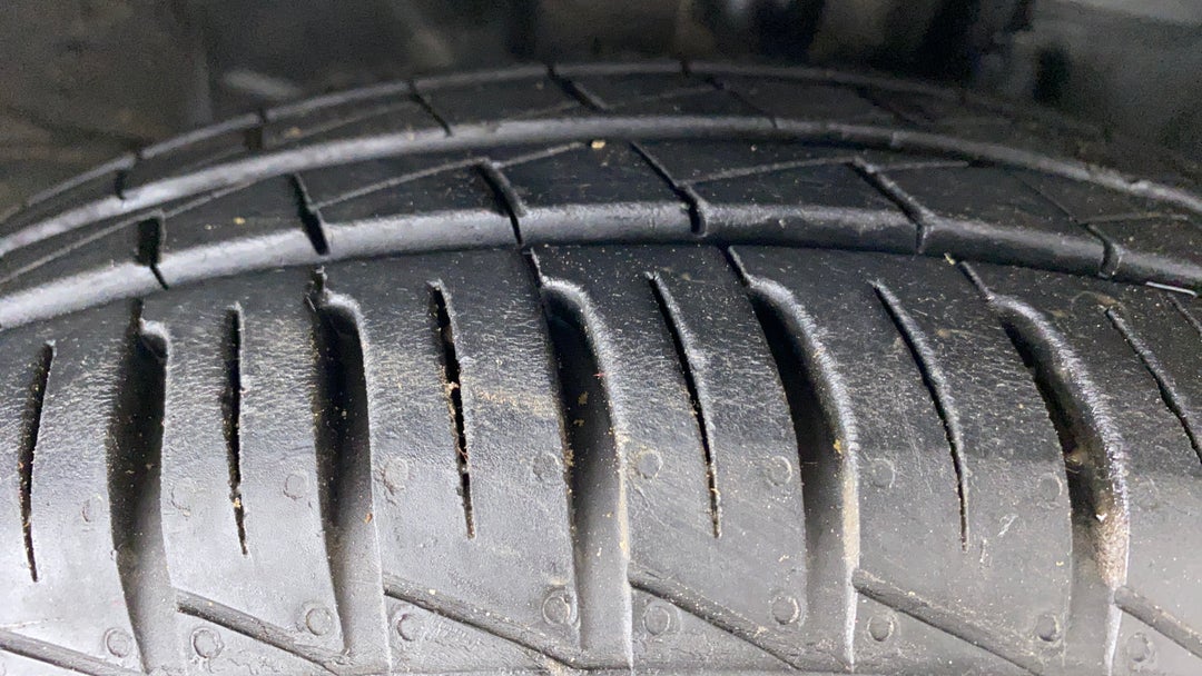 Right Front Tyre Tread
