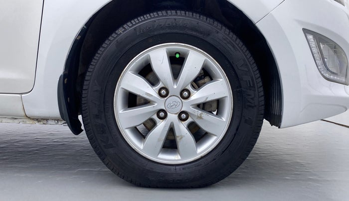 2013 Hyundai i20 SPORTZ 1.4 CRDI, Diesel, Manual, 1,38,345 km, Right Front Wheel