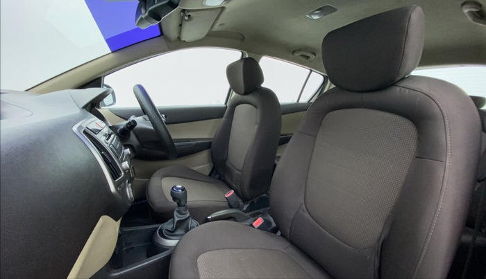 2013 Hyundai i20 SPORTZ 1.4 CRDI, Diesel, Manual, 1,38,345 km, Right Side Front Door Cabin