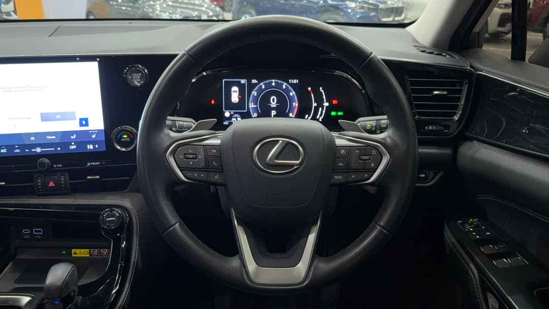 2023 Lexus Nx250 2WD, Automatic, 11670 km, Steering Wheel Close-up