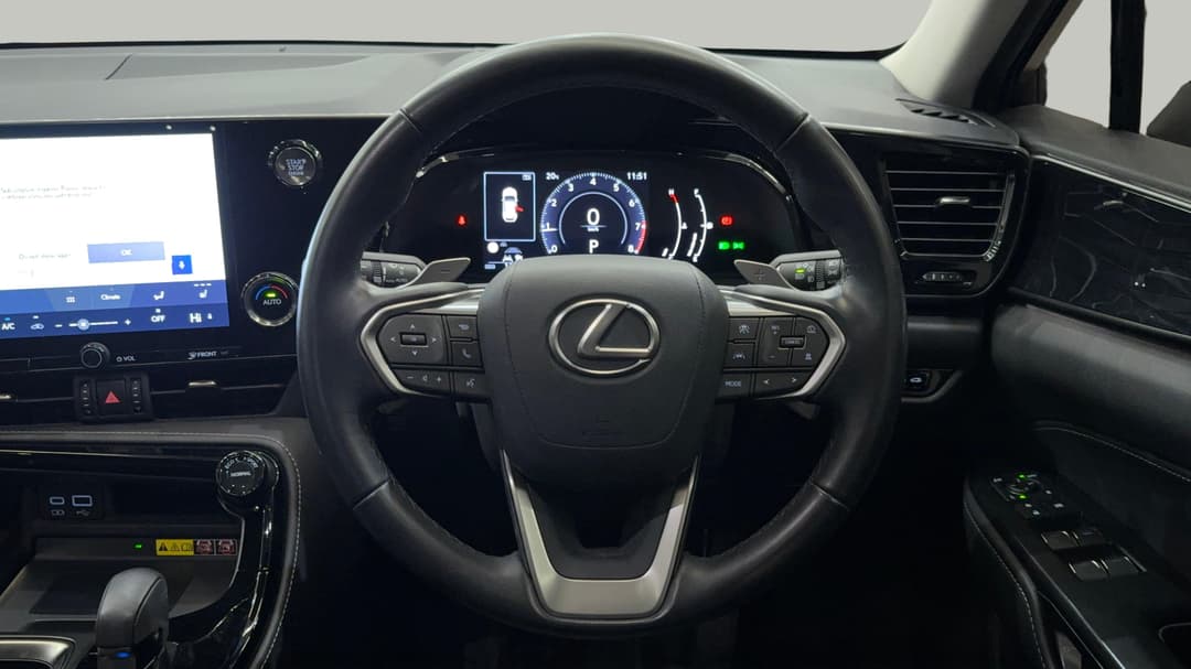 2023 Lexus Nx250 2WD, Automatic, 11670 km, Steering Wheel Close-up