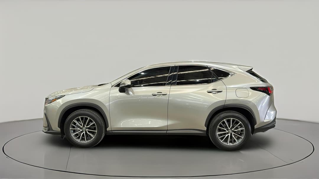 2023 Lexus Nx250 2WD, Automatic, 11670 km, Right Side View
