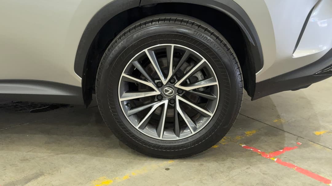 2023 Lexus Nx250 2WD, Automatic, 11670 km, Left Rear Wheel