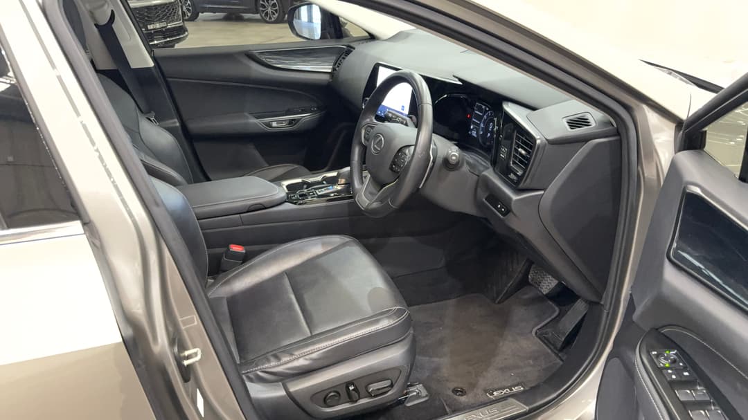 2023 Lexus Nx250 2WD, Automatic, 11670 km, Right Side Front Door Cabin View