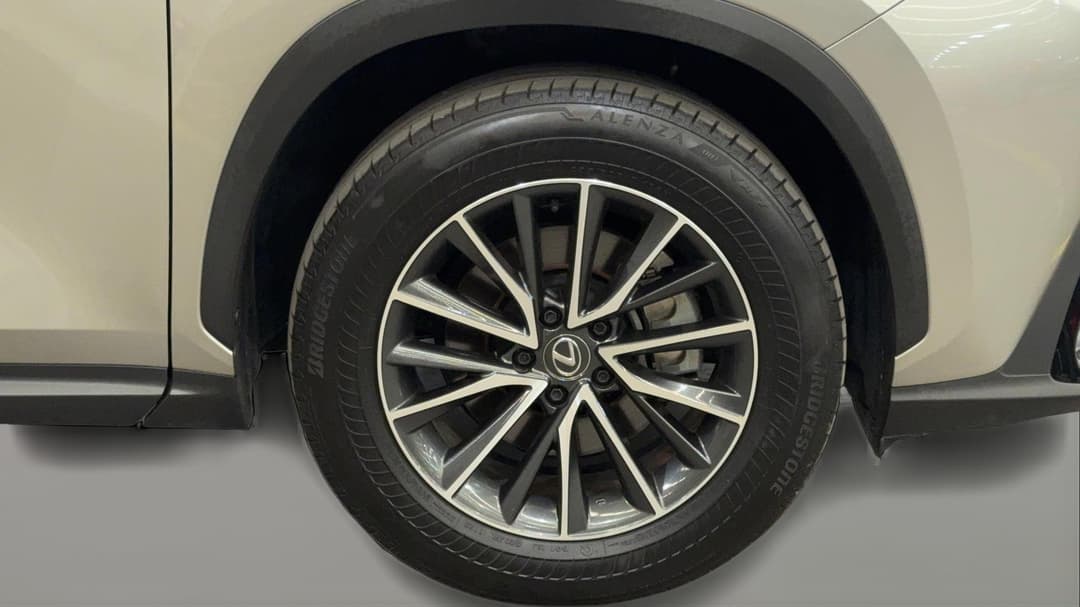 2023 Lexus Nx250 2WD, Automatic, 11670 km, Right Front Wheel