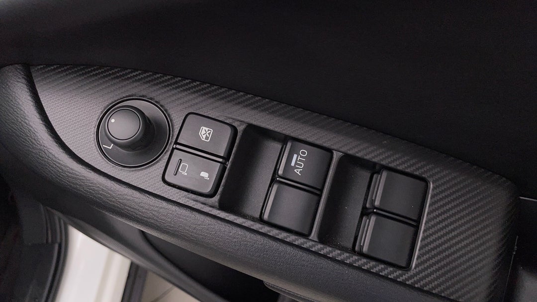 2023 Mazda CX-3 Maxx Sport (fwd), Automatic, 19434 km, Drivers Side Door Panel Controls