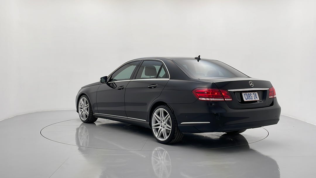 Left Back Diagonal (45- Degree) View