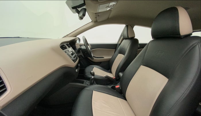 2016 Hyundai Elite i20 ASTA 1.2, Petrol, Manual, 24,487 km, Right Side Front Door Cabin