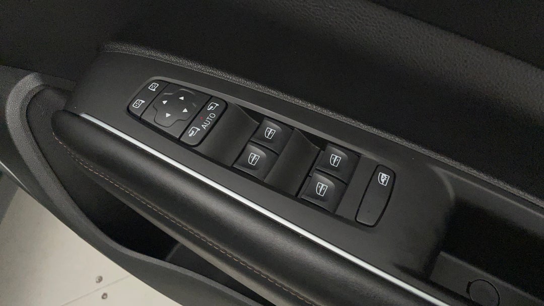 2021 Renault Koleos Intens (4x2), Automatic, 23543 km, Drivers Side Door Panel Controls