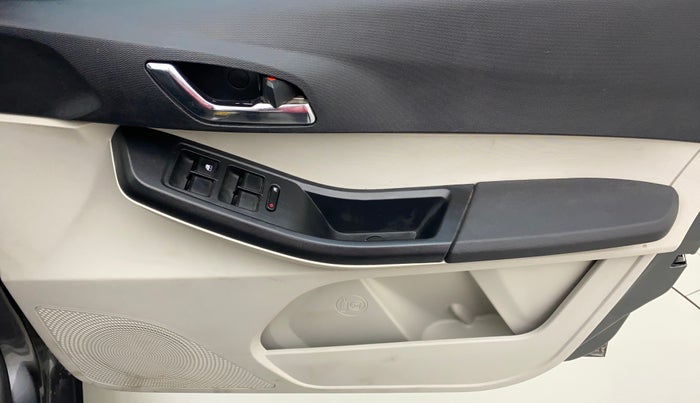 2022 Tata Tiago XZ PLUS CNG, CNG, Manual, 31,176 km, Driver Side Door Panels Control
