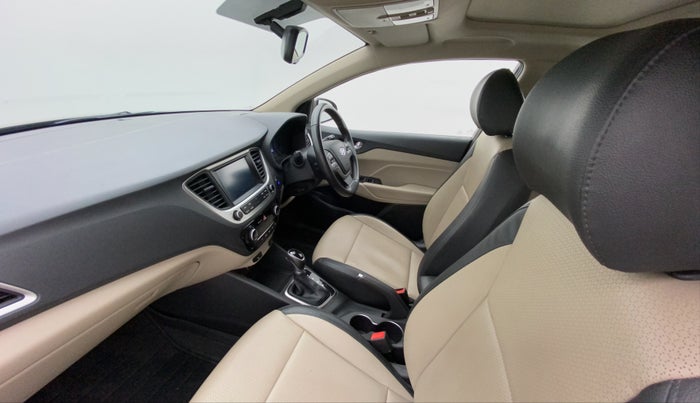 2017 Hyundai Verna 1.6 VTVT SX (O) AT, Petrol, Automatic, 29,735 km, Right Side Front Door Cabin