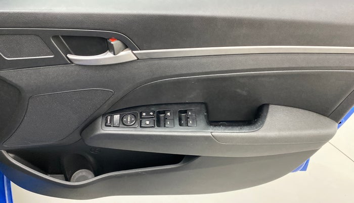2017 Hyundai New Elantra 2.0 SX AT PETROL, Petrol, Automatic, 54,736 km, Driver Side Door Panels Control