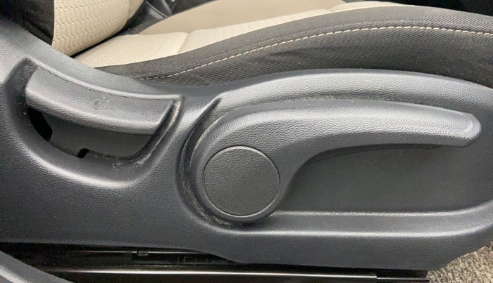 2015 Hyundai Elite i20 ASTA 1.2 (O), Petrol, Manual, 53,207 km, Driver Side Adjustment Panel