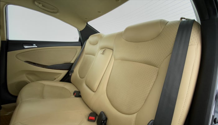 2015 Hyundai Verna FLUIDIC 1.6 VTVT S, Petrol, Manual, 42,111 km, Right Side Rear Door Cabin