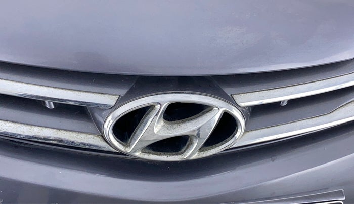 2015 Hyundai Verna FLUIDIC 1.6 VTVT S, Petrol, Manual, 42,111 km, Front monogram/logo - Slight discoloration