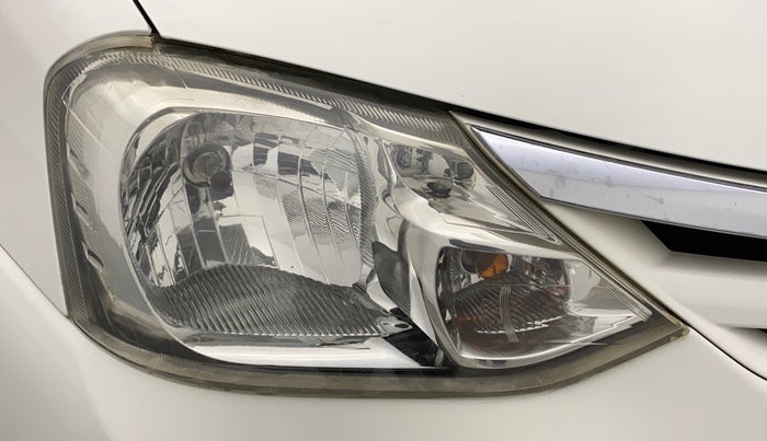 2011 Toyota Etios VX, Petrol, Manual, 54,675 km, Right headlight - Faded