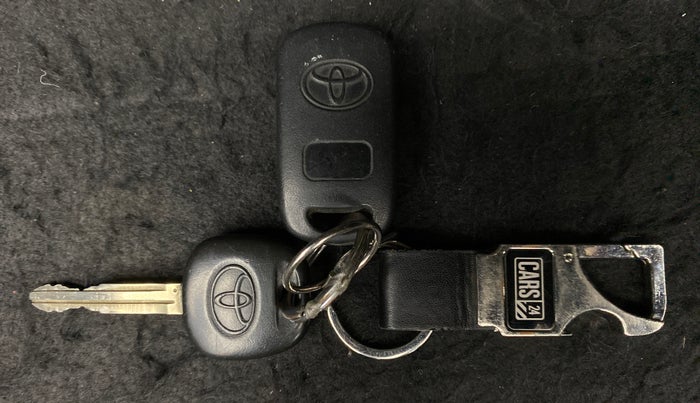 2011 Toyota Etios VX, Petrol, Manual, 54,675 km, Key Close Up