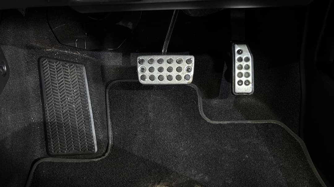 2019 Honda HR-V Vti, Automatic, 71696 km, Pedals and Footmat