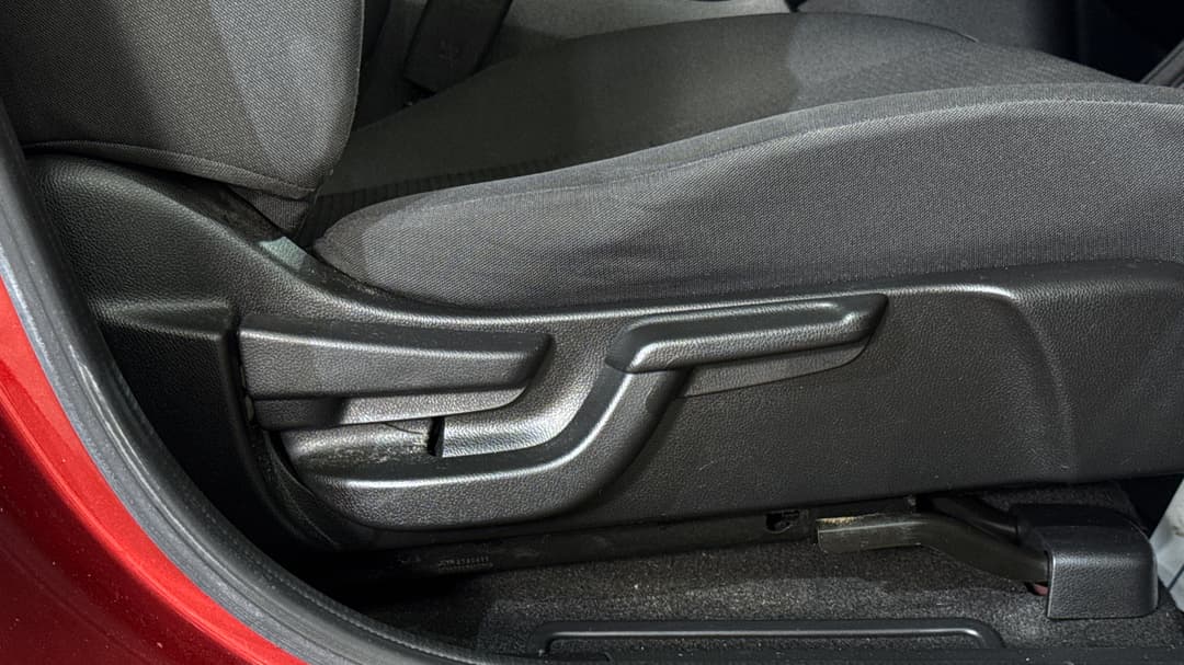 2019 Honda HR-V Vti, Automatic, 71696 km, Drivers Side Adjustment Panel