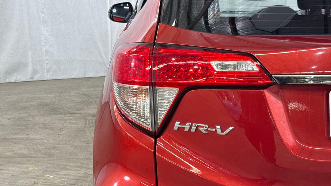 2019 Honda HR-V Vti, Automatic, 71696 km, Badge (Boot Left Side)