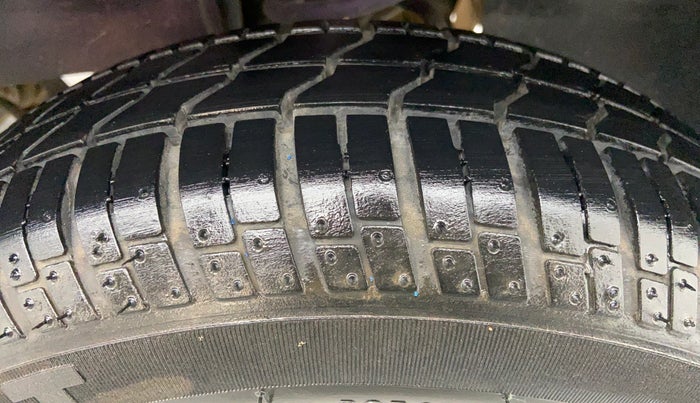 2015 Tata Nano XT TWIST, Petrol, Manual, 40,290 km, Left Rear Tyre Tread