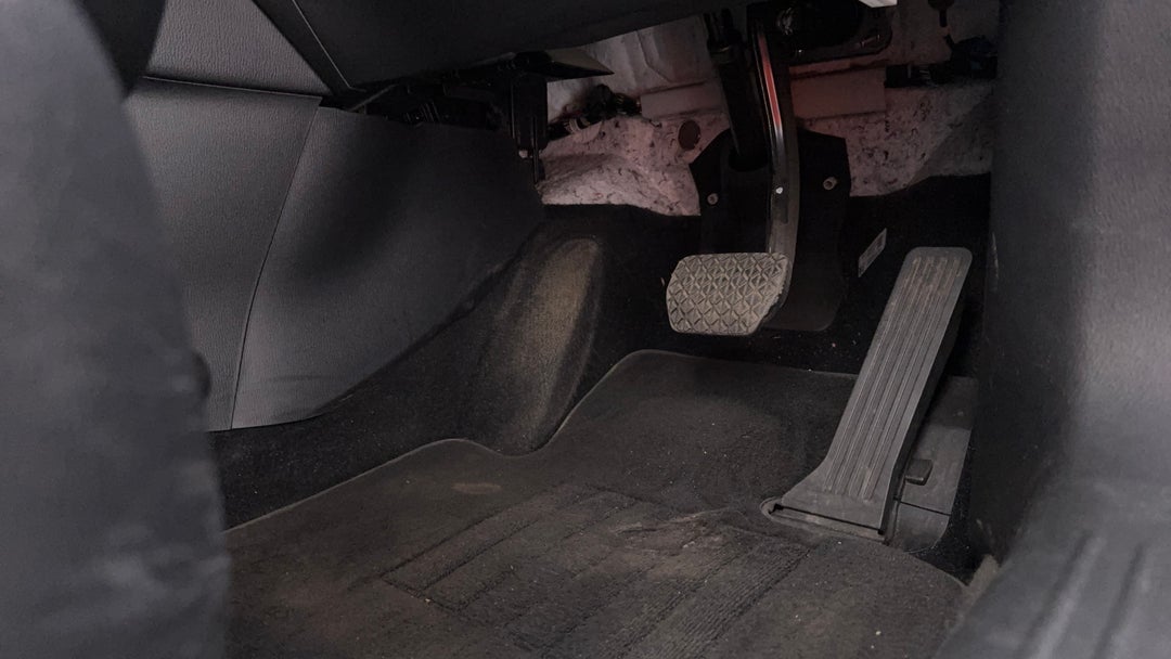 2018 Mazda CX-5 Touring (4x4), Automatic, 60323 km, Pedals and Footmat