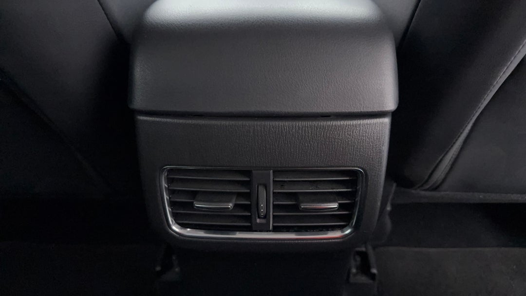 2018 Mazda CX-5 Touring (4x4), Automatic, 60323 km, Rear A/C Vent