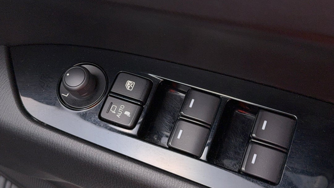 2018 Mazda CX-5 Touring (4x4), Automatic, 60323 km, Drivers Side Door Panel Controls