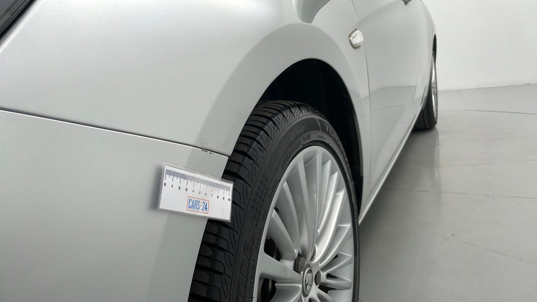 2018 Holden Astra 1.4 Turbo R+ Auto My18, Automatic, 52733 km, Bumper Front Chip