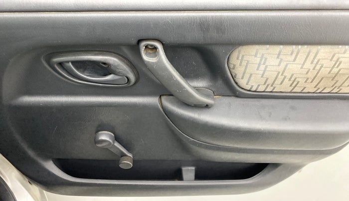 2010 Maruti Wagon R LXI, Petrol, Manual, 59,681 km, Driver Side Door Panels Control