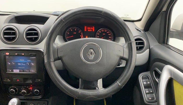 2014 Renault Duster 110 PS RXL ADVENTURE, Diesel, Manual, 59,617 km, Steering Wheel Close Up