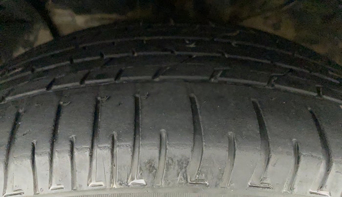 2016 Hyundai Creta SX PLUS 1.6 DIESEL, Diesel, Manual, 78,990 km, Left Front Tyre Tread