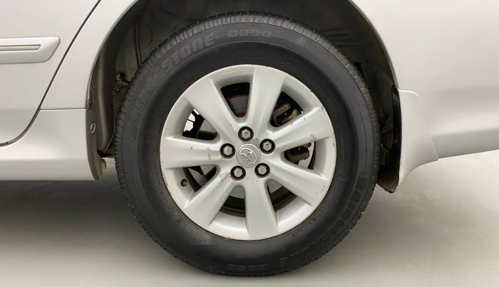 2011 Toyota Corolla Altis G PETROL, Petrol, Manual, 1,02,588 km, Left Rear Wheel