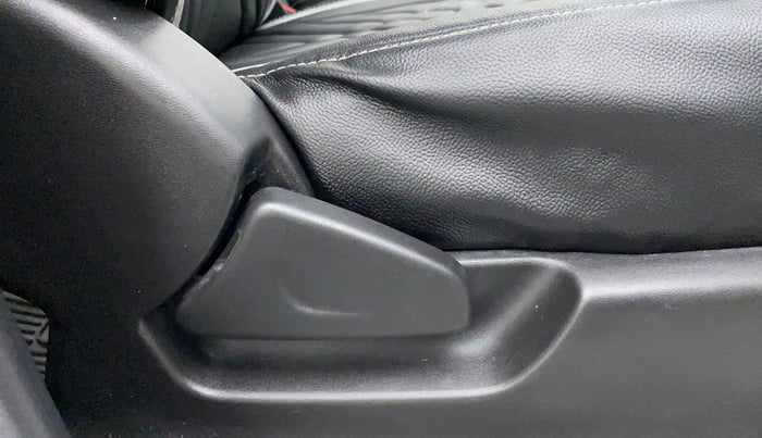 2017 Datsun Redi Go T(O) 0.8L LIMITED EDITION, Petrol, Manual, 35,024 km, Driver Side Adjustment Panel