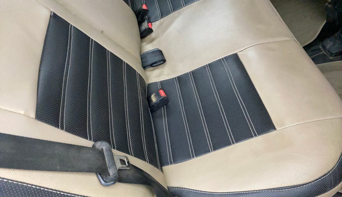 2014 Maruti Wagon R 1.0 LXI, Petrol, Manual, 77,267 km, Second-row right seat - Cover slightly stained