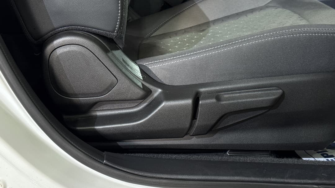 2024 Subaru Crosstrek AWD 2.0l, Automatic, 23252 km, Drivers Side Adjustment Panel