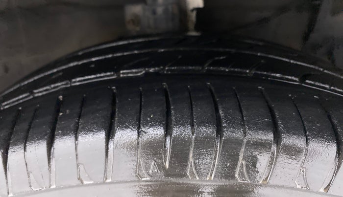 2018 Maruti Ertiga ZDI + SHVS, Diesel, Manual, 71,830 km, Right Front Tyre Tread