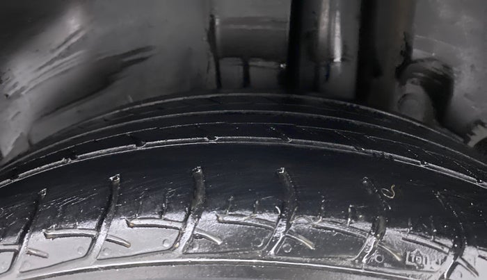 2018 Maruti Ertiga ZDI + SHVS, Diesel, Manual, 71,830 km, Left Rear Tyre Tread